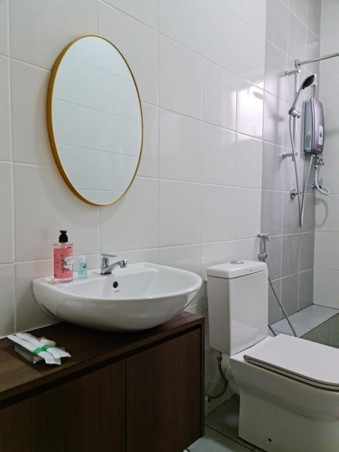Rhr Deluxe Guesthouse Kinarut Papar Sabah - Pool View Ngoại thất bức ảnh