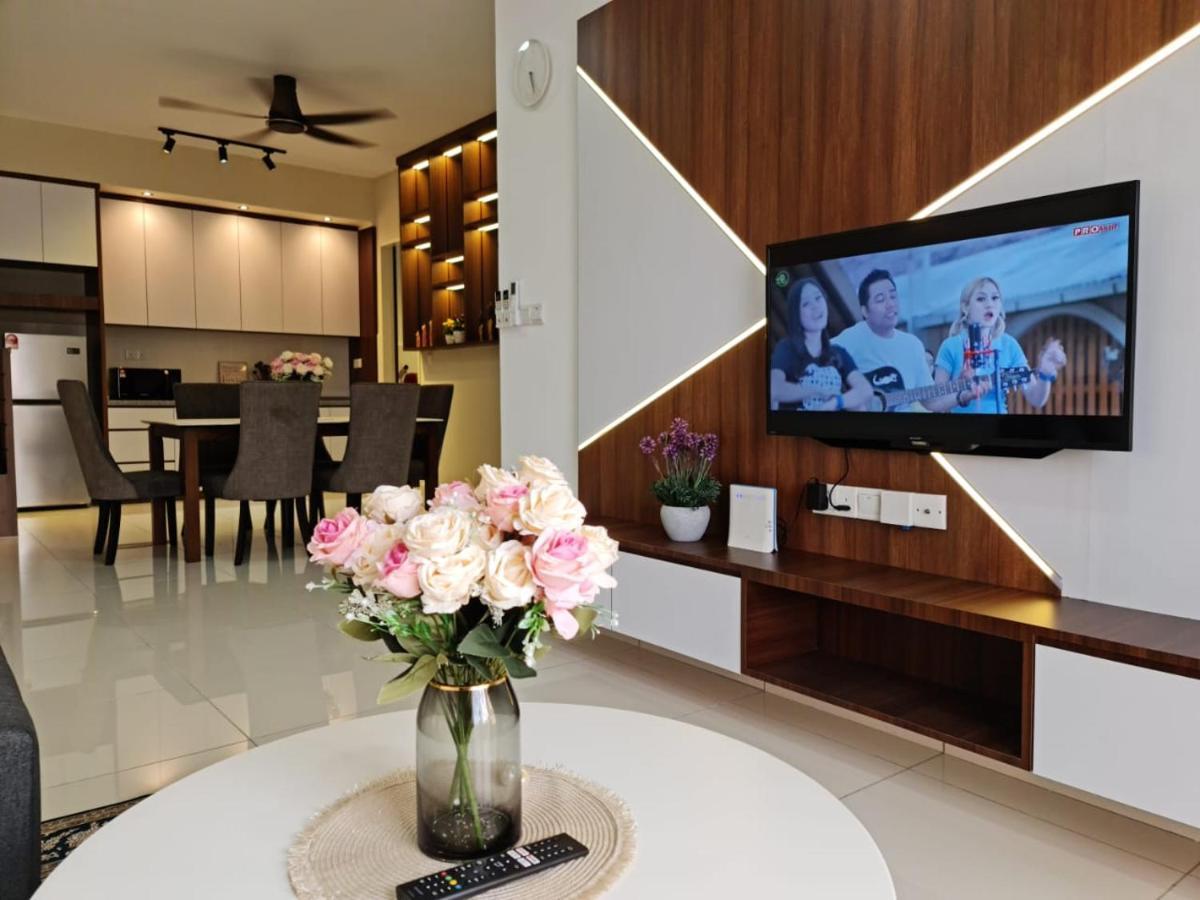 Rhr Deluxe Guesthouse Kinarut Papar Sabah - Pool View Ngoại thất bức ảnh
