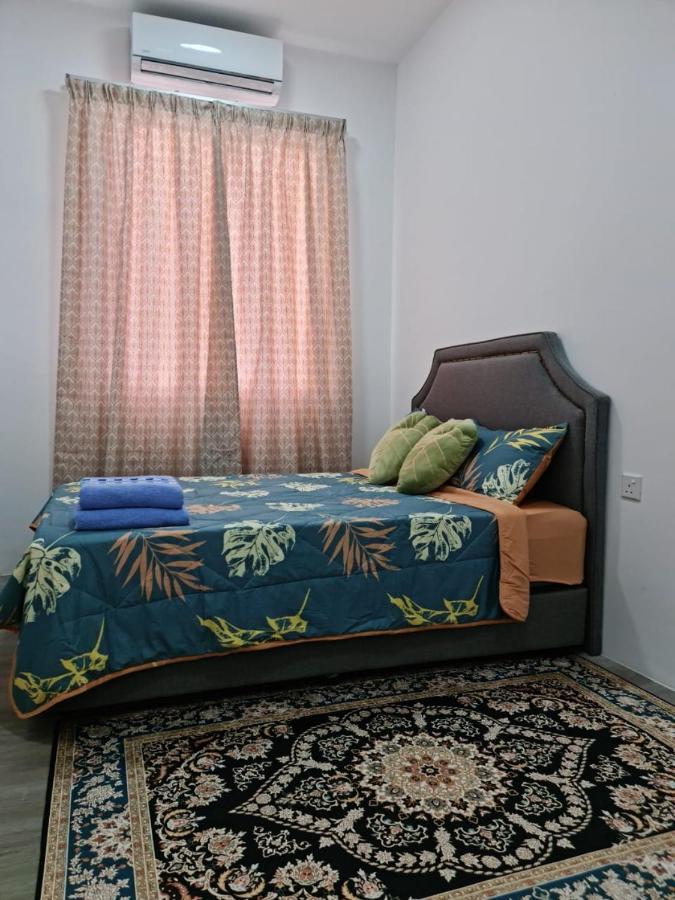 Rhr Deluxe Guesthouse Kinarut Papar Sabah - Pool View Ngoại thất bức ảnh